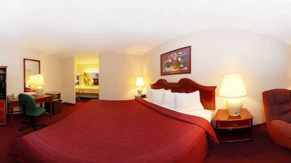 Quality Inn Ennis Exteriör bild