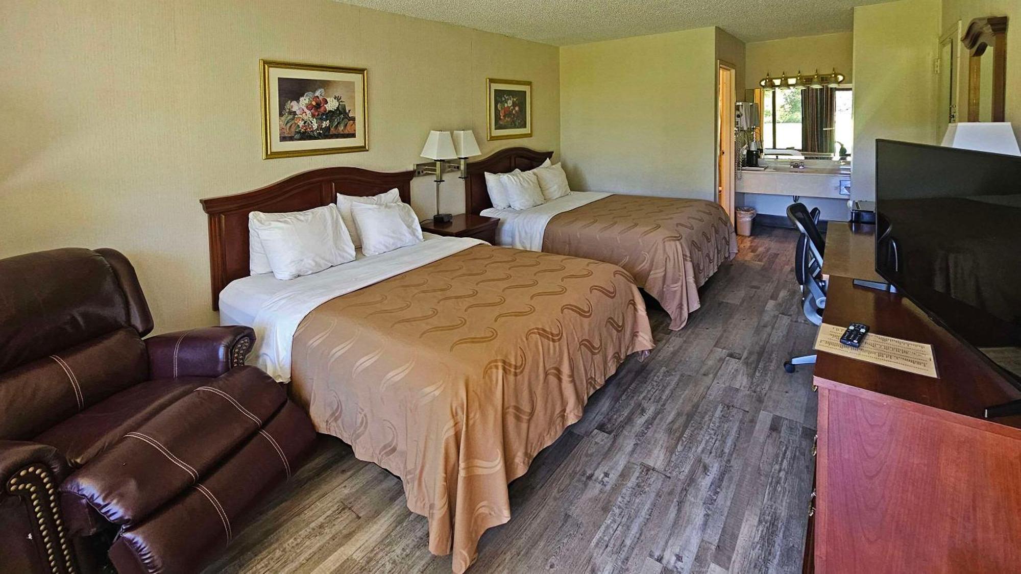 Quality Inn Ennis Exteriör bild