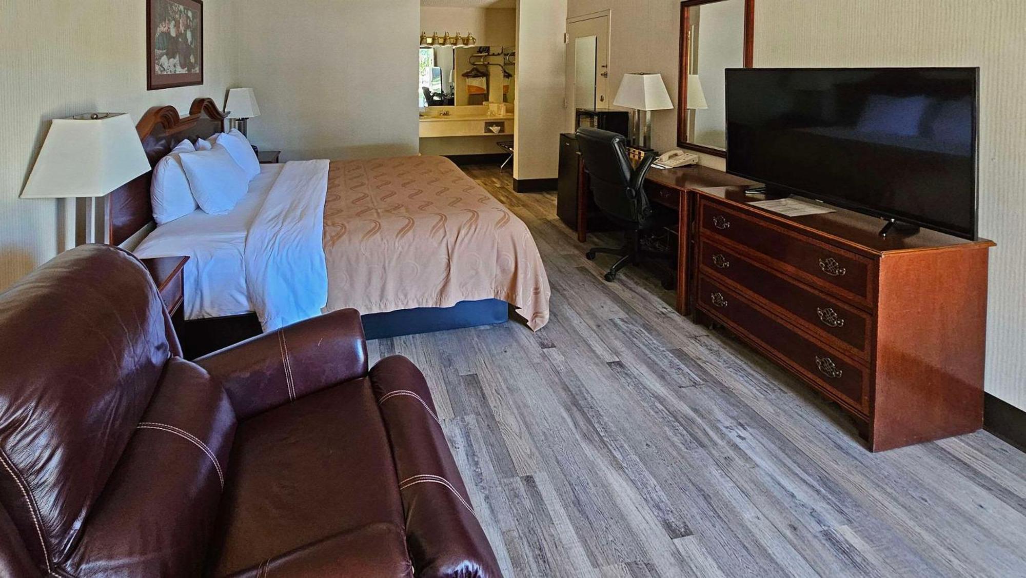 Quality Inn Ennis Exteriör bild